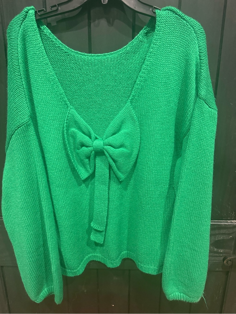 Bow-Front V-Neck Sweater in Green - Women